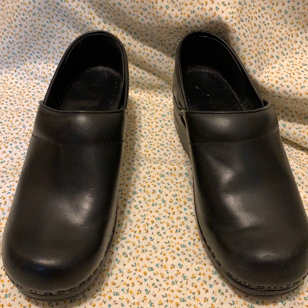 L.L Bean black clogs